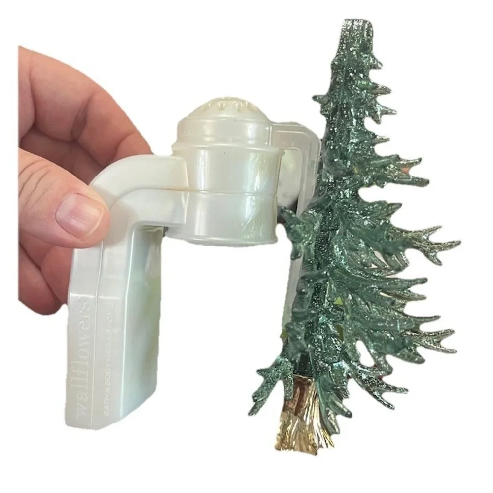 Bath & Body Works Natural Pine Tree Nightlight Wallflower Diffuser Plug-In - Picture 3 of 10